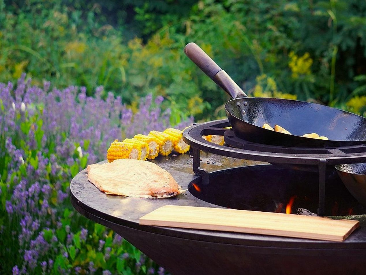 Grill Cleaning Between Fish